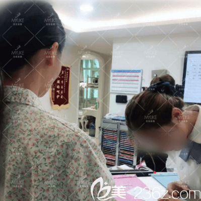我在北京美莱做娜绮丽水滴假体隆胸手术前检查照